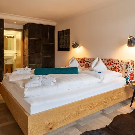 Hinterwies – In / / Dine