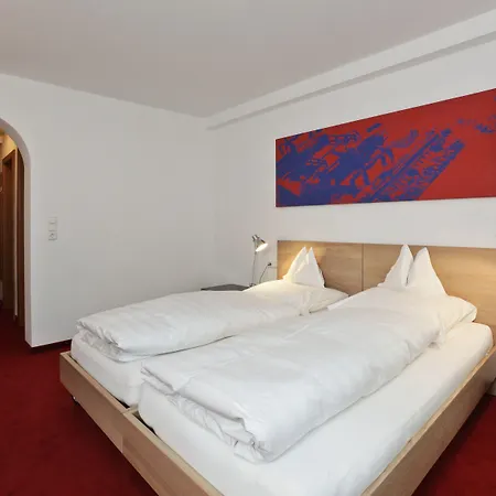 Hinterwies – In / / Dine