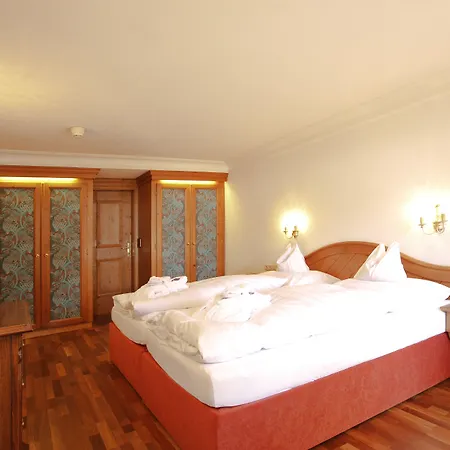 Hinterwies - In / / Dine Hotel
