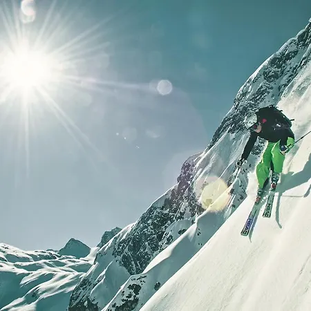 Hotel Hinterwies – In / / Dine 4*