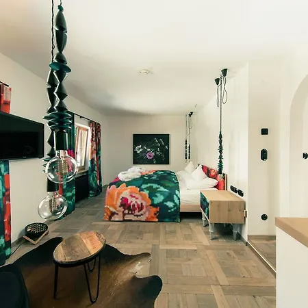Hinterwies - In / / Dine Hotel Lech