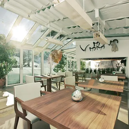 Hinterwies - In / / Dine Hotel