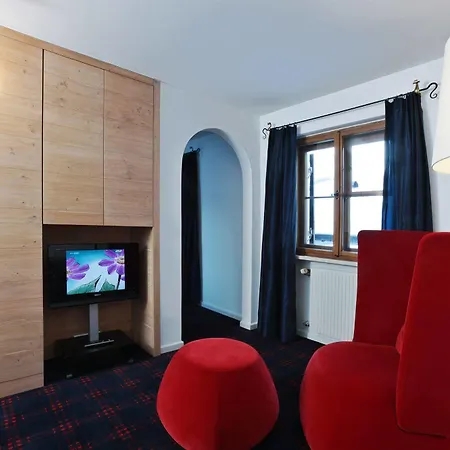 Hotel Hinterwies - In / / Dine 4*