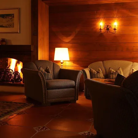 Hotel Hinterwies - In / / Dine 4*