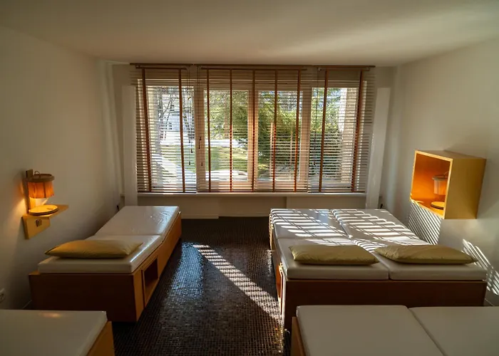 Hinterwies – In / / Dine