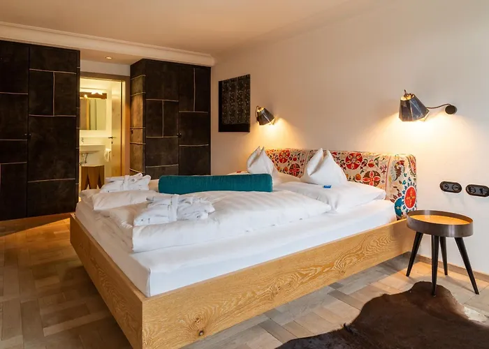 Hinterwies – In / / Dine