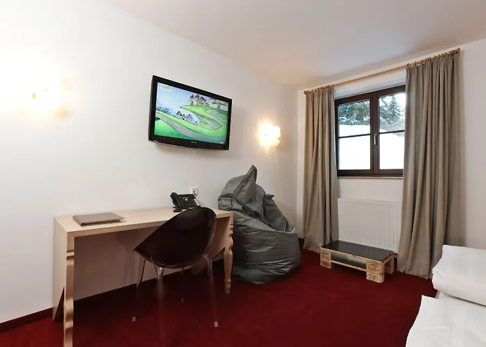 Hinterwies – In / / Dine