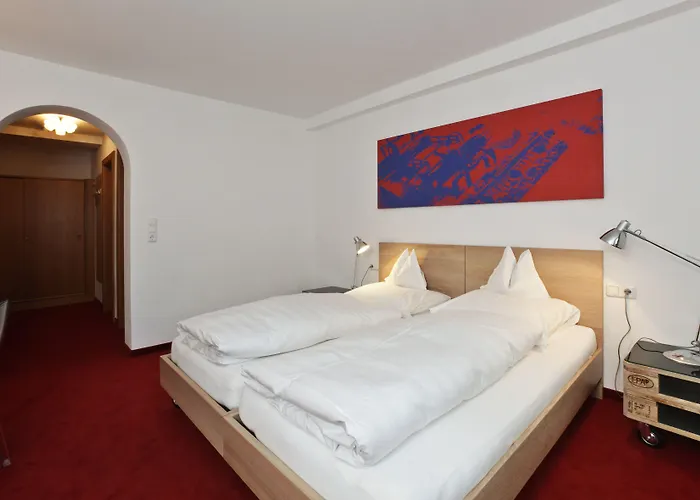 Hinterwies - In / / Dine