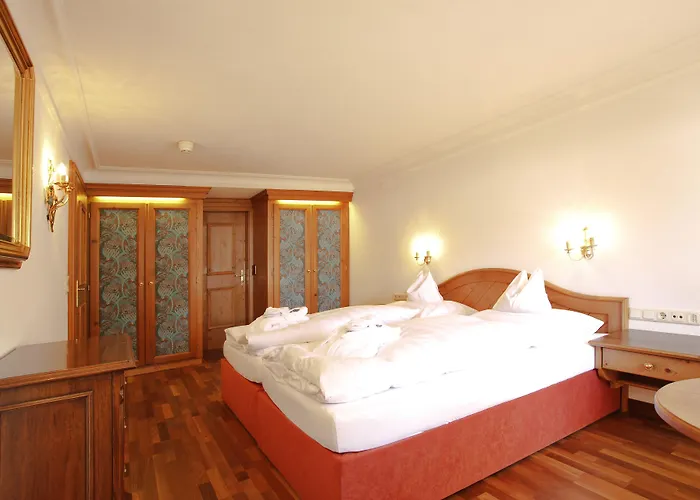 Hinterwies – In / / Dine Hotel